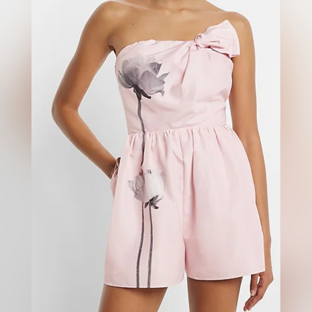 NEW Express Knot Bow Floral Romper Sz XS